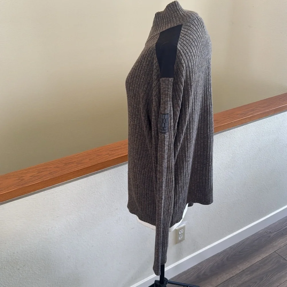 Calvin Klein Jeans stylish brown